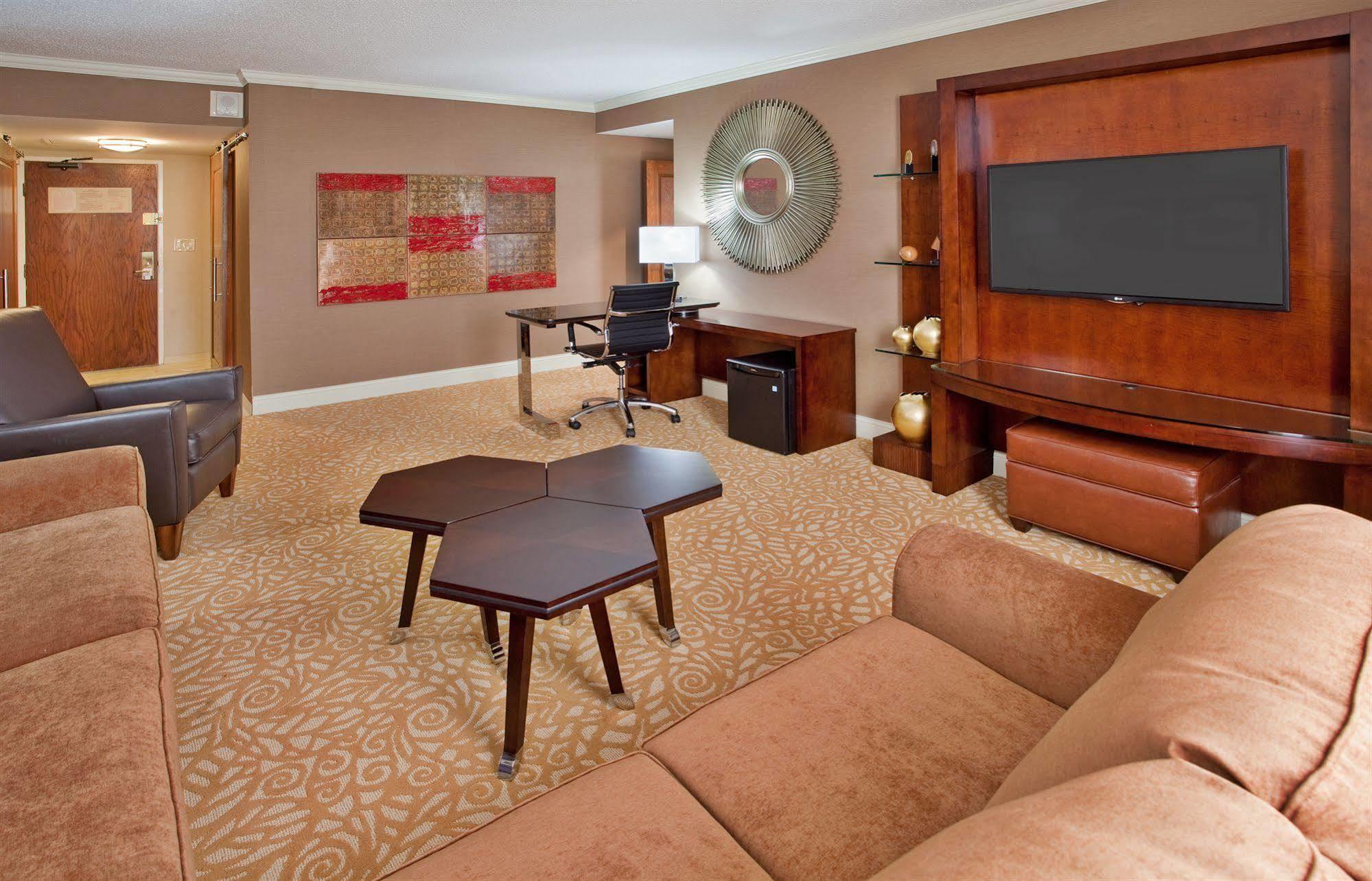 The Lincoln Marriott Cornhusker Hotel Exterior photo
